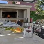 Apartment Pina