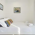 皮纳别墅公寓 *