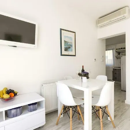 Pina Apartment