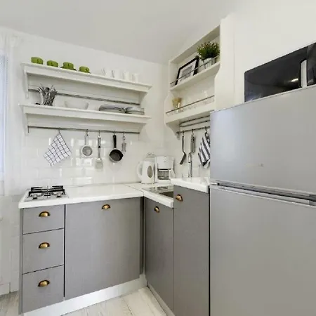 Pina Apartament *