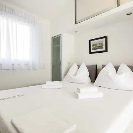 Apartment Pina Vodice